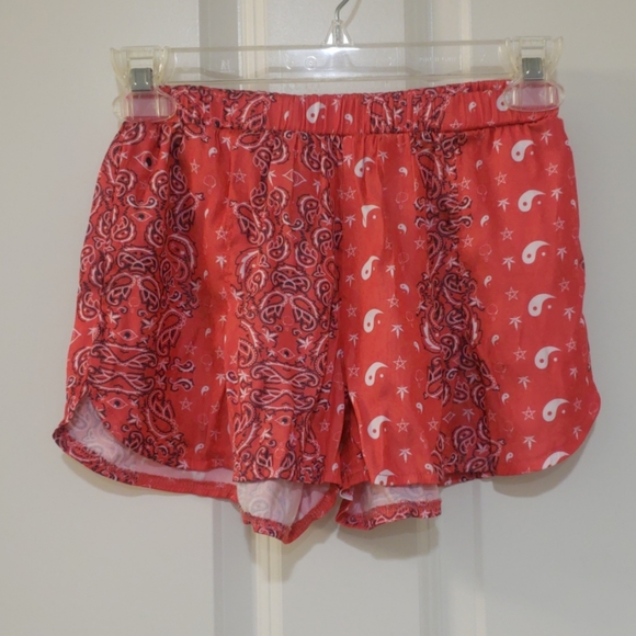 Unif bandana explicit print shorts - Picture 1 of 4